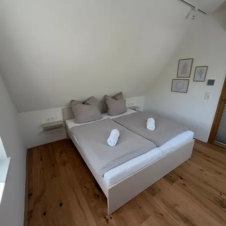 Ueber Den Reben Appartement *